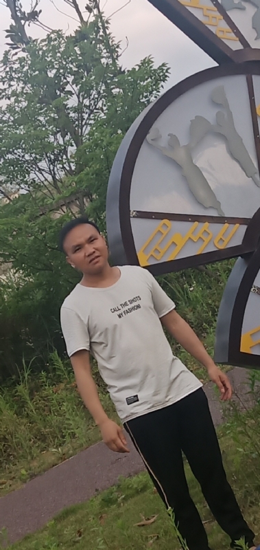 愉快的阳光的第一张照片--南宁相亲服务中心