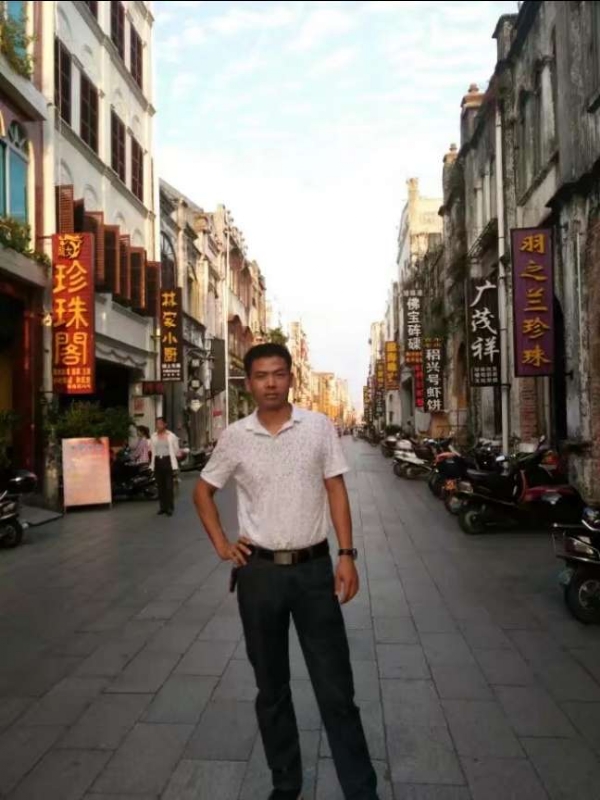 爱生活爱健康的第一张照片--南宁相亲服务中心