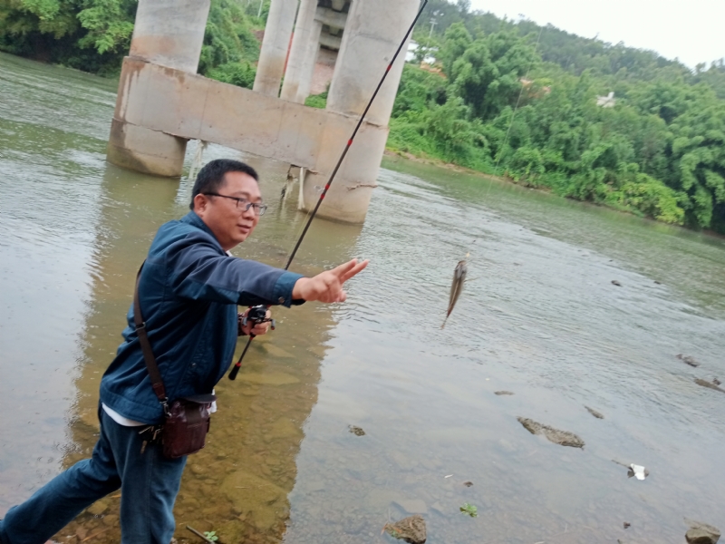 峰的第二张照片--南宁相亲服务中心