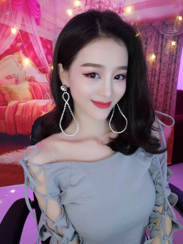 Cici的第三张照片--南宁相亲服务中心