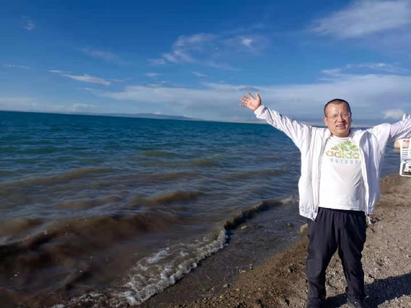 蜜蜂的第一张照片--南宁相亲服务中心