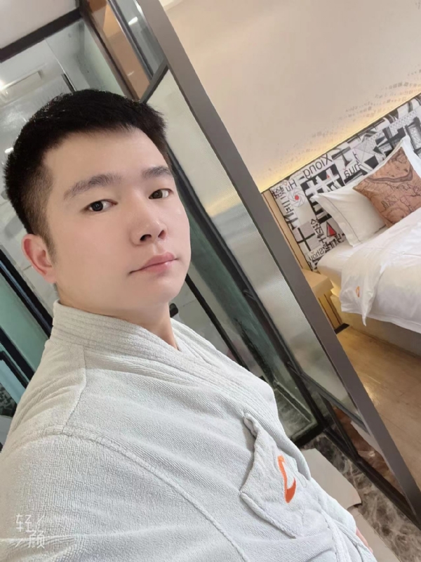 绿帽的第一张照片--南宁相亲服务中心