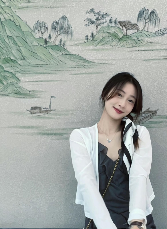 小趴菜的第一张照片--南宁相亲服务中心