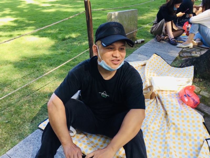 好大一颗石头的第一张照片--南宁相亲服务中心