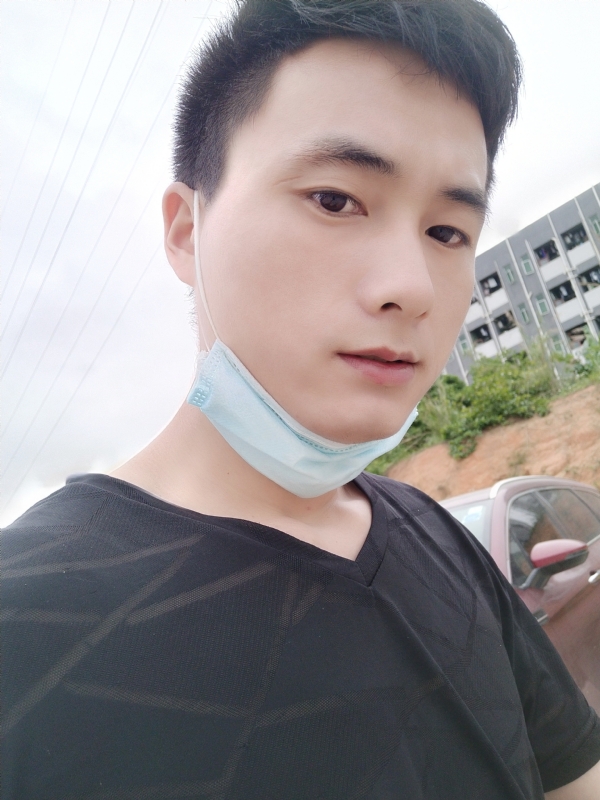 何凡的第二张照片--南宁相亲服务中心