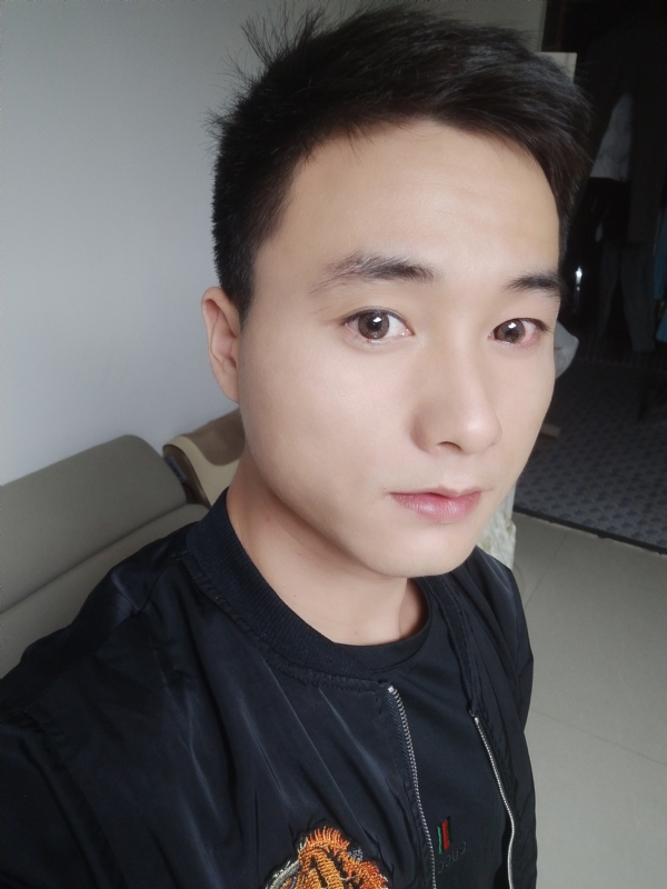 何凡的第三张照片--南宁相亲服务中心