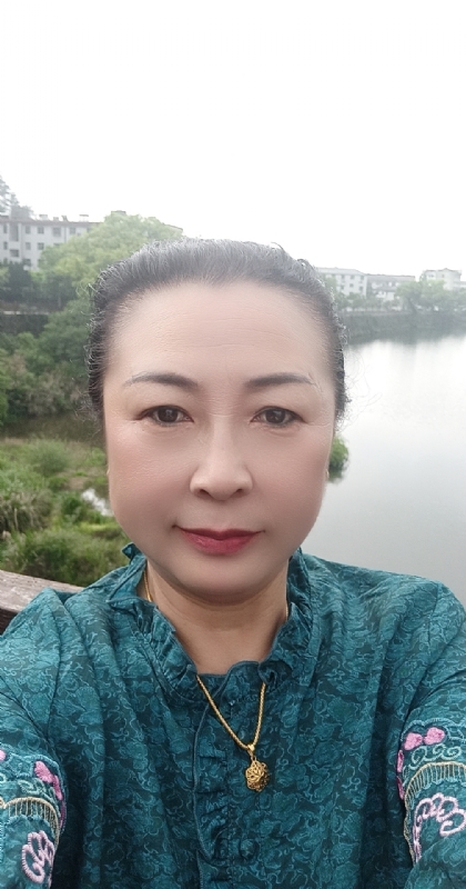 雨中情的第一张照片--南宁相亲服务中心