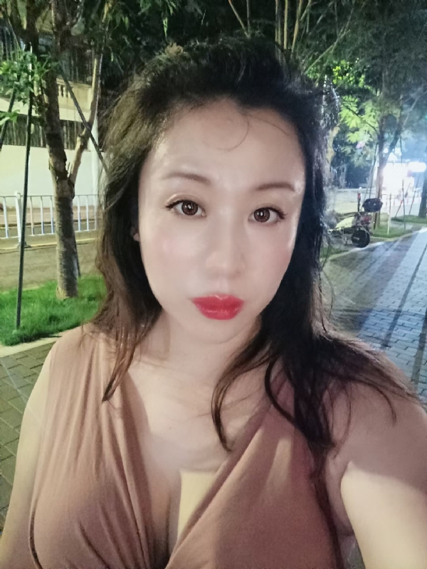 叶子青青的第一张照片--南宁相亲服务中心