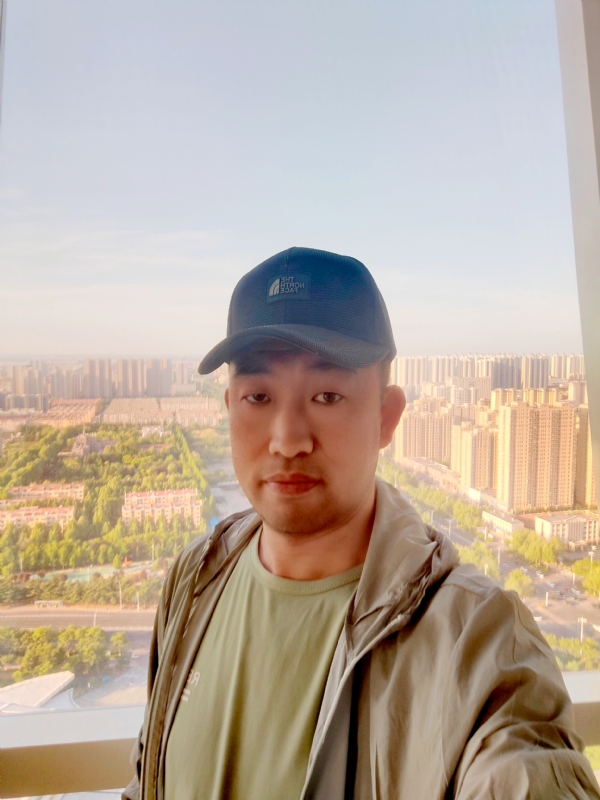 勇攀高峰的第二张照片--南宁相亲服务中心