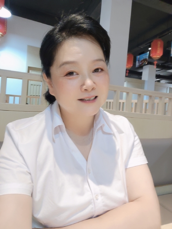 丁姐爱生活的第一张照片--南宁相亲服务中心