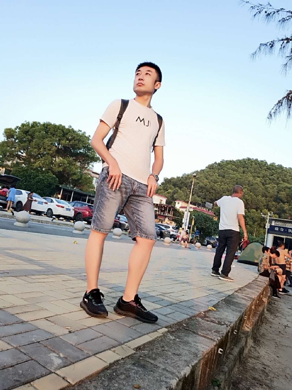 俊皓的第二张照片--南宁相亲服务中心