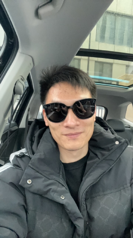 男孩的第一张照片--南宁相亲服务中心