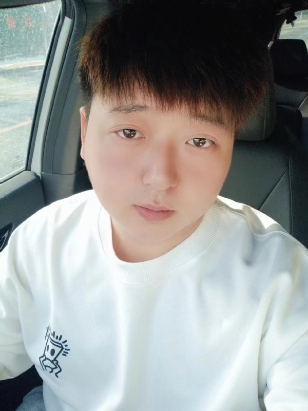 可乐加冰的第一张照片--南宁相亲服务中心