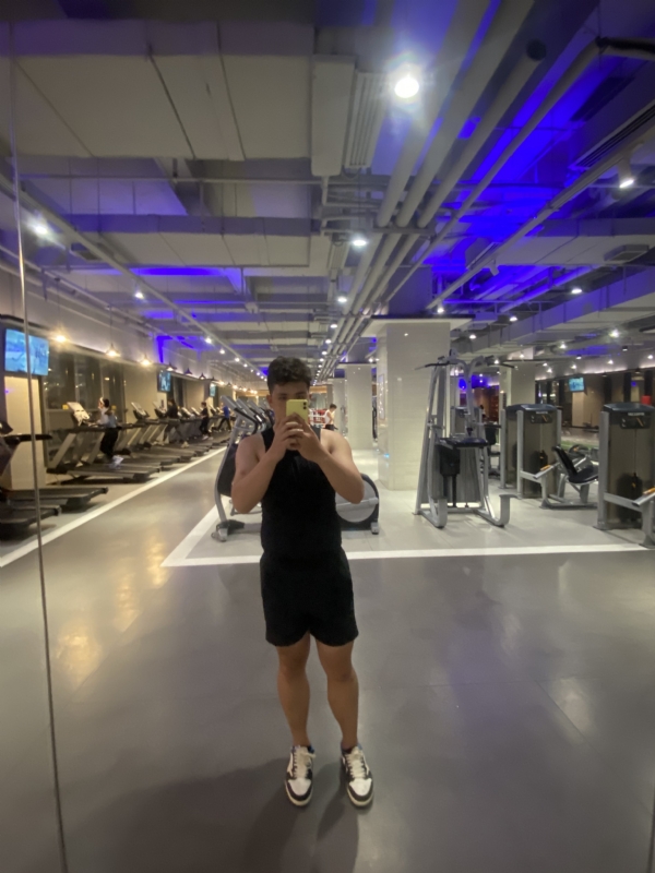 阿龙设计师的第六张照片--南宁相亲服务中心