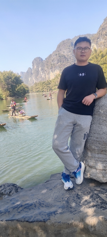 受过伤的狼的第二张照片--南宁相亲服务中心