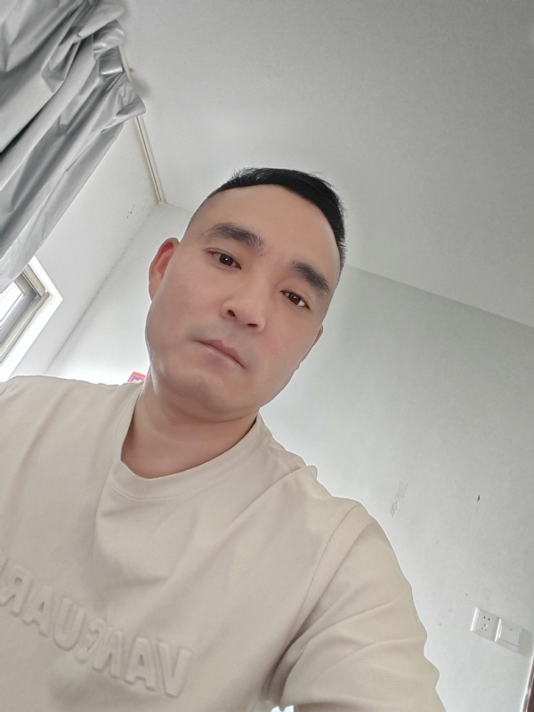 小锋的第一张照片--南宁相亲服务中心