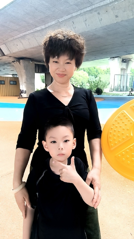 火凤凰的第二张照片--南宁相亲服务中心