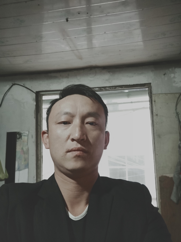 放弃爱你的第一张照片--南宁相亲服务中心