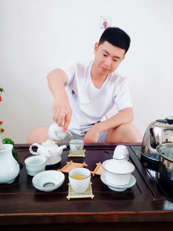 日月的第三张照片--南宁相亲服务中心