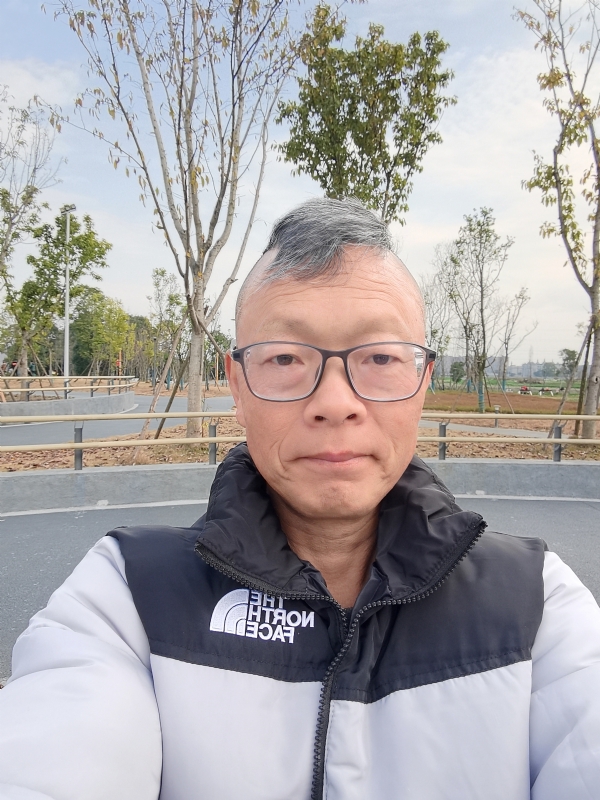 做喜欢的事的第一张照片--南宁相亲服务中心