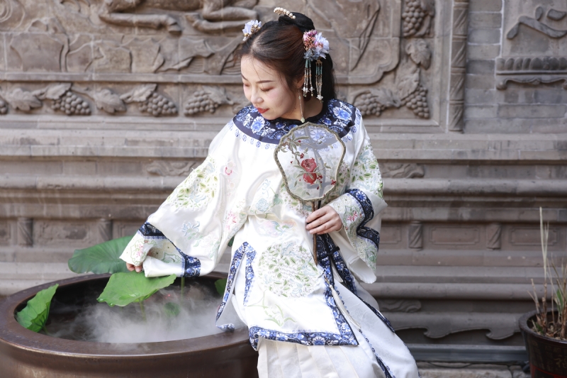 认真的雪的第一张照片--南宁相亲服务中心